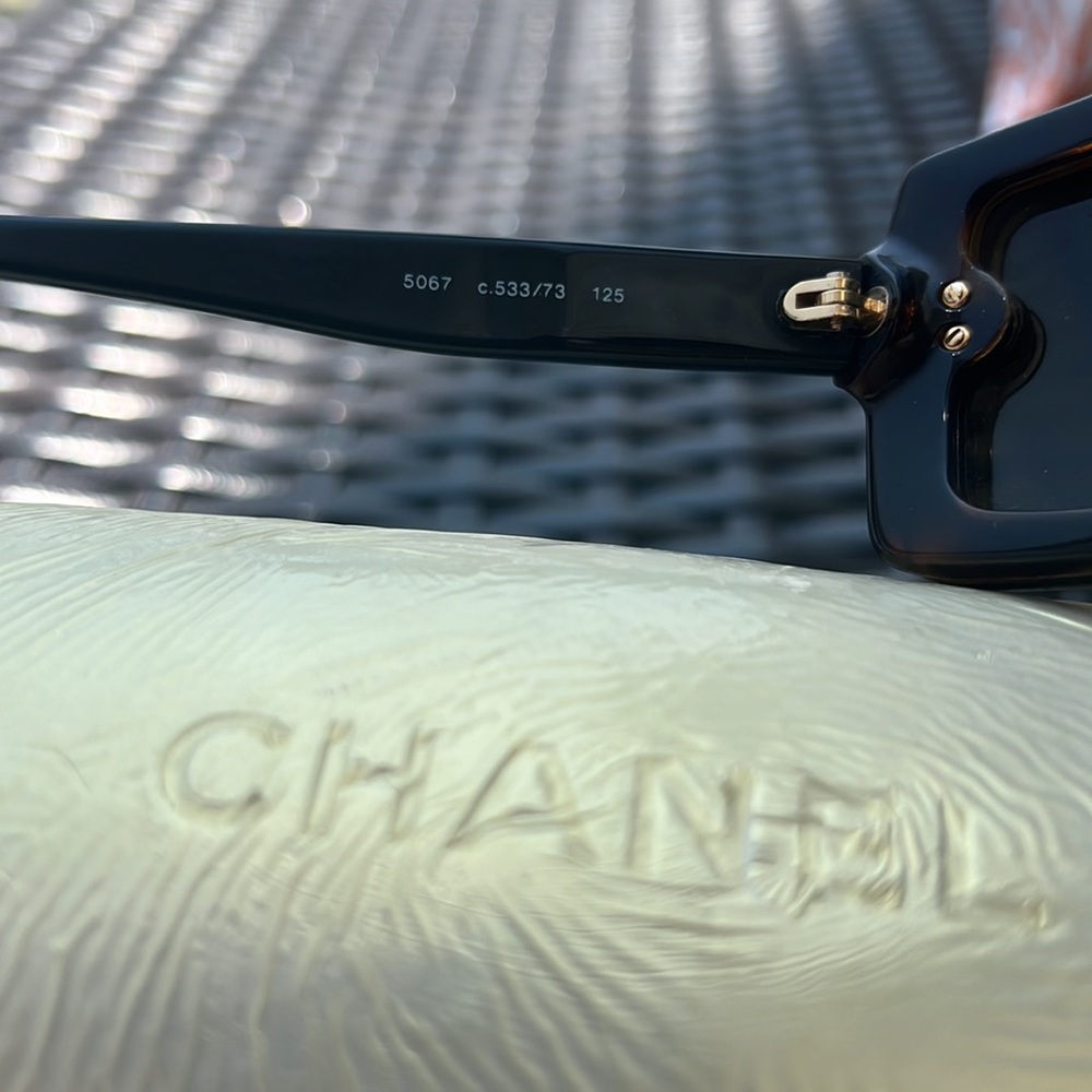 Vintage Chanel Sunglasses - Picture 4 of 4